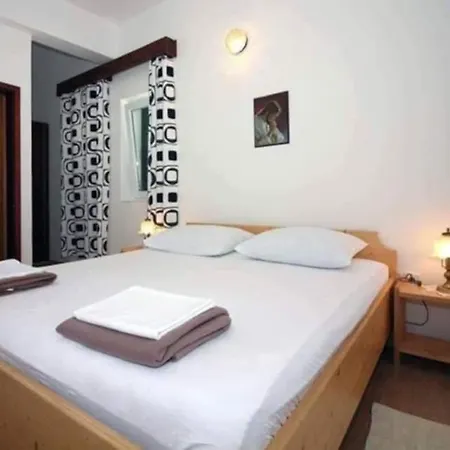 Spacious Seaside 6 Guests Appartement