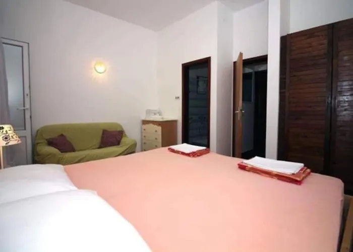 Spacious Seaside 6 Guests Apartamento *